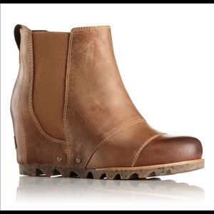 SOREL Lea Wedge Boot Size 8.